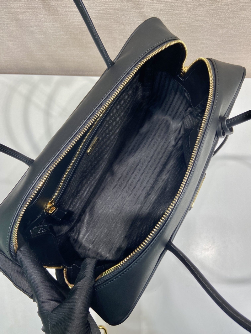 Pra*a top handle bags